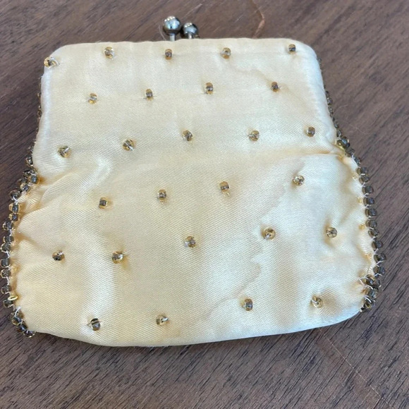 Vintage 1960s Change Purse Carousel Gold with Beading Lining Gold Clasp - Picture 5 of 5